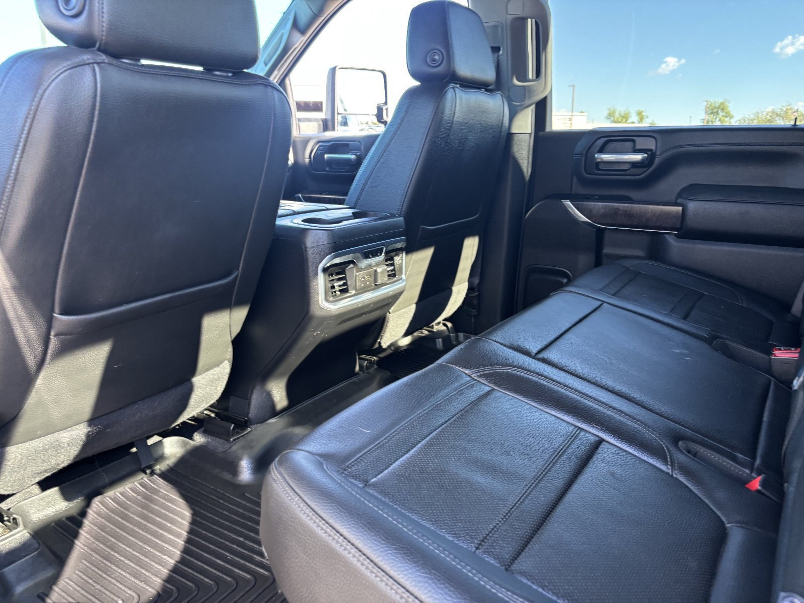 Used 2020 GMC Sierra 2500 Denali w/ Denali Ultimate Package AWD/4WD image 17