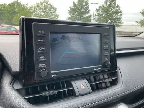 Used 2022 Toyota RAV4 XLE w/ Convenience Package FWD image 22