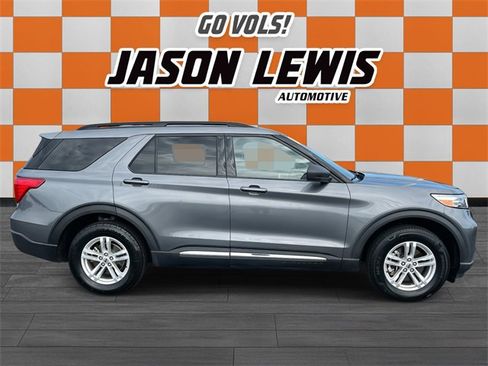 Used 2022 Ford Explorer XLT w/ Equipment Group 202A image 2