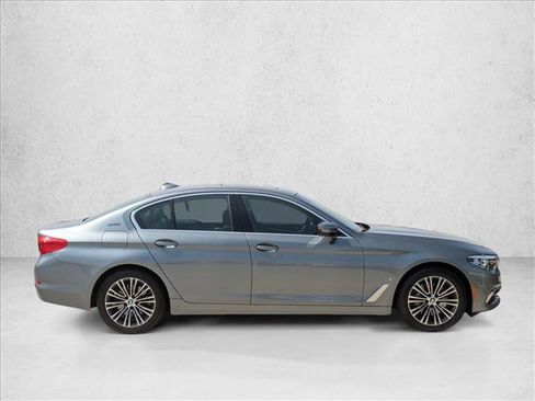 Used 2019 BMW 530e xDrive AWD/4WD image 4