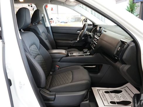 Used 2022 Nissan Pathfinder SV AWD/4WD image 41