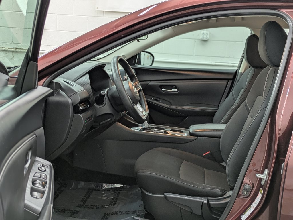 Used 2025 Nissan Sentra SV FWD image 3