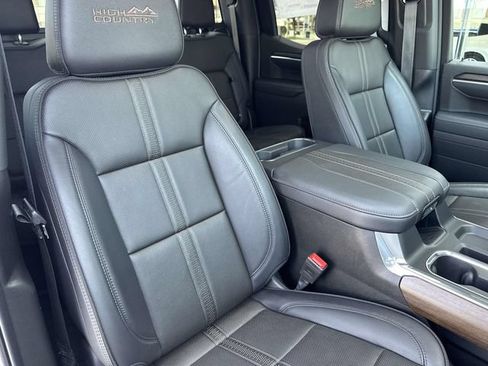 Used 2025 Chevrolet Silverado 1500 High Country w/ High Country Premium Package AWD/4WD image 52