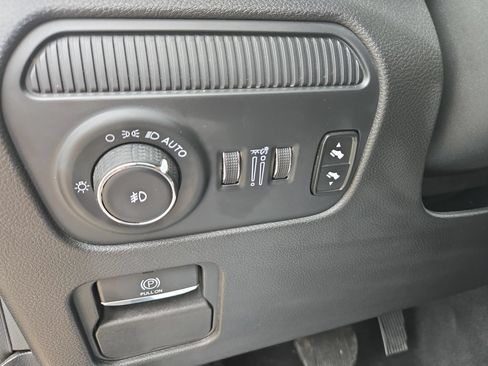 Used 2024 Jeep Wagoneer Series II AWD/4WD image 20