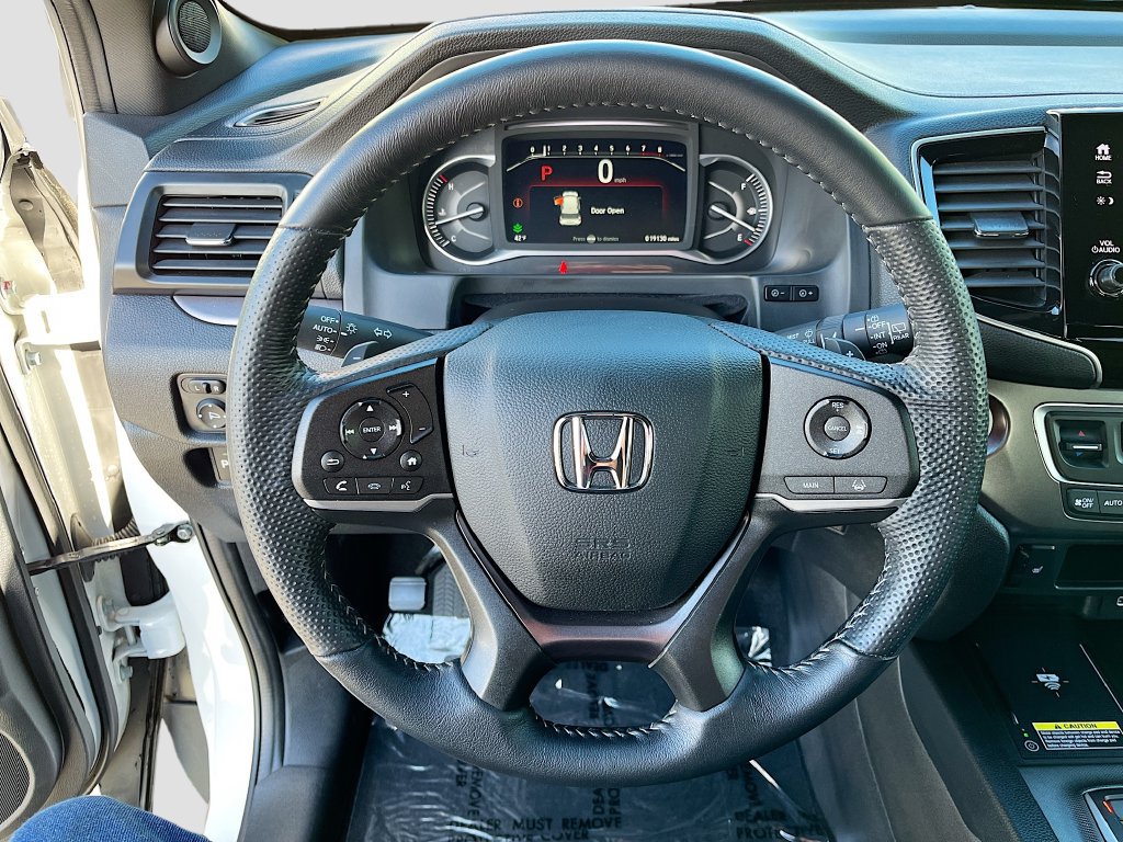 Used 2025 Honda Passport EX-L image 11