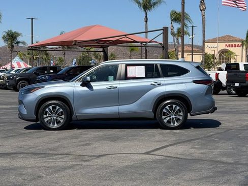 Used 2024 Toyota Highlander XLE FWD image 9