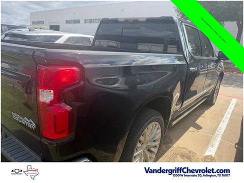 Used 2020 Chevrolet Silverado 1500 High Country w/ Technology Package AWD/4WD image 6