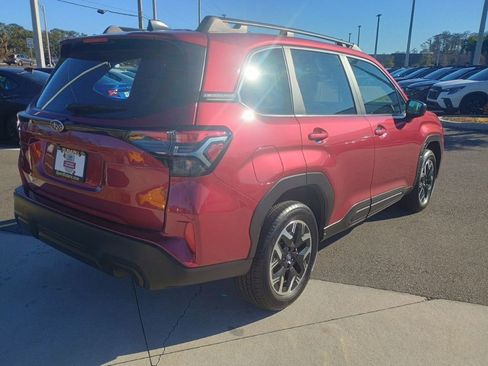 Certified 2025 Subaru Forester Base image 5