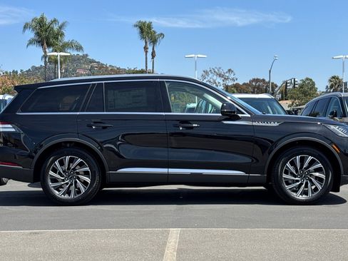 New 2025 Lincoln Aviator 2WD w/ Equipment Group 101A image 2