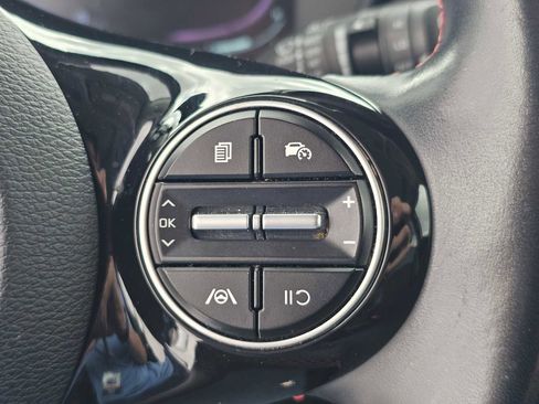 Used 2023 Kia Soul GT-Line FWD image 29