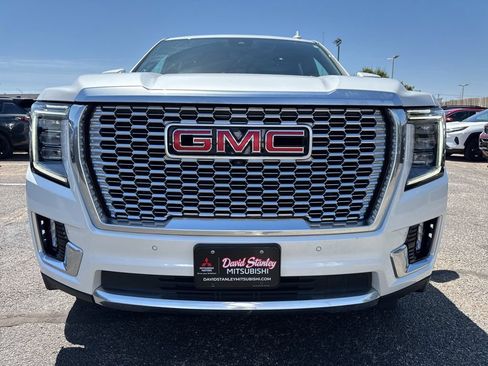 Used 2023 GMC Yukon Denali w/ Advanced Technology Package AWD/4WD image 2