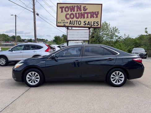 Used 2015 Toyota Camry LE FWD image 4
