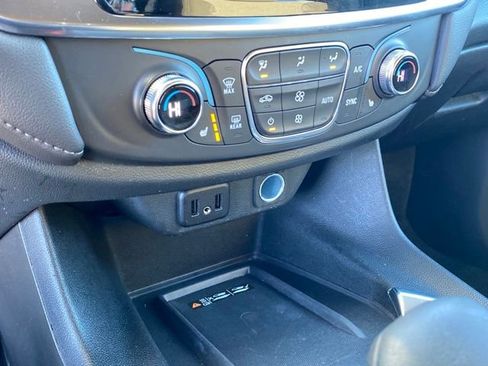 Certified 2023 Chevrolet Traverse LT image 13