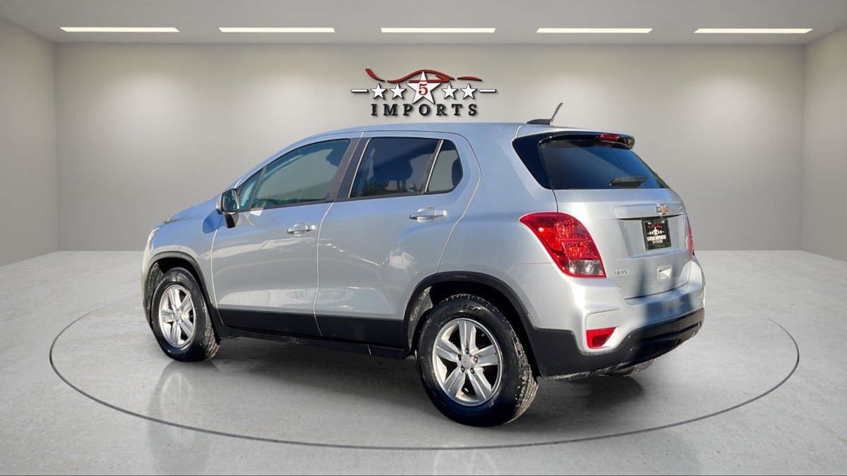 Used 2020 Chevrolet Trax LS w/ Tint and Cruise Package FWD image 3