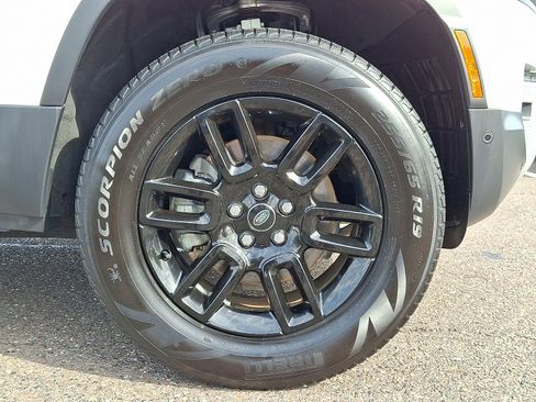 Used 2024 Land Rover Defender 90 S image 8