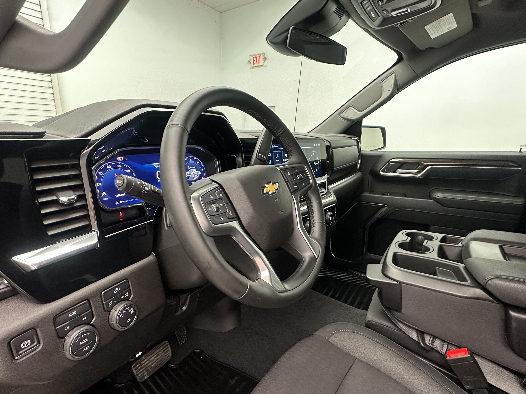 Certified 2026 Chevrolet Silverado 1500 LT AWD/4WD image 4