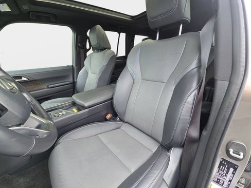 Used 2024 Lexus GX 550 AWD/4WD image 17