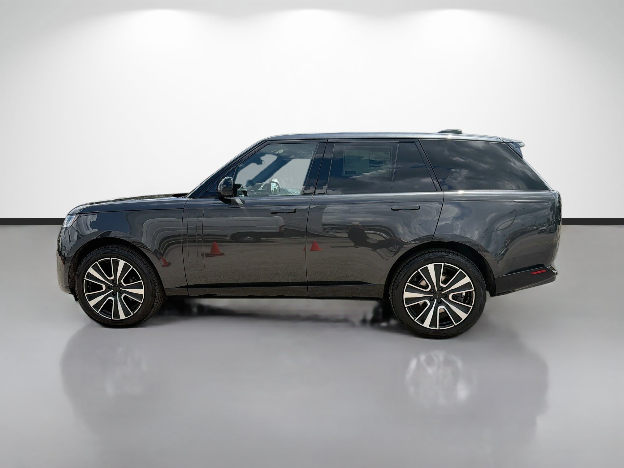 New 2026 Land Rover Range Rover SE AWD/4WD image 2