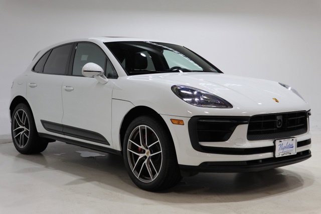 Used 2023 Porsche Macan S AWD/4WD image 1