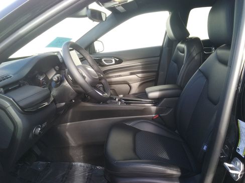 New 2026 Jeep Compass Latitude AWD/4WD image 12