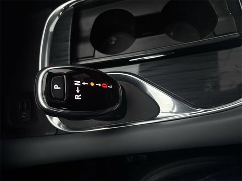 Used 2021 Buick Enclave Essence w/ Sound and Sites Package image 26