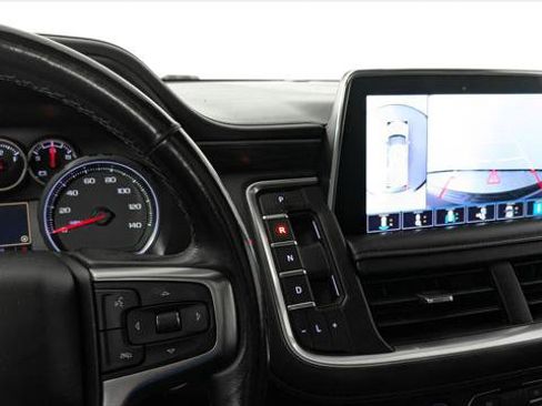 Used 2021 Chevrolet Suburban Z71 w/ Z71 Signature Package AWD/4WD image 38