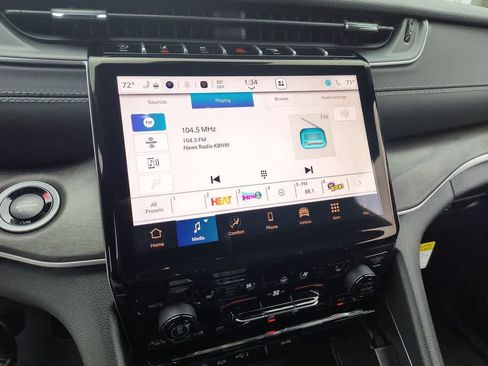 New 2025 Jeep Grand Cherokee Limited w/ Luxury Tech Group II image 16