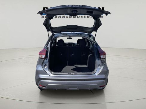 Used 2023 Nissan Kicks S FWD image 9