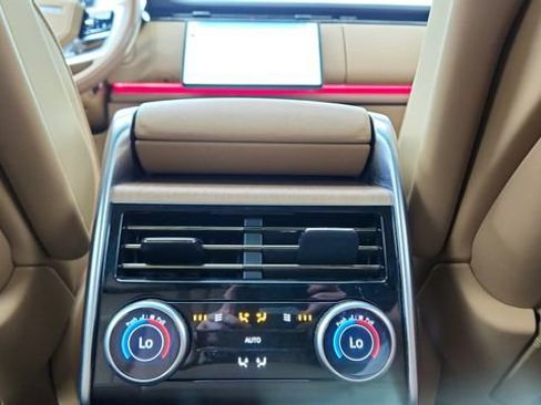 Used 2023 Land Rover Range Rover Long Wheelbase SE image 56