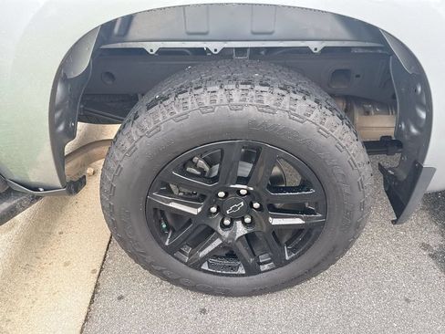 Used 2025 Chevrolet Silverado 1500 Custom w/ Turbomax Blackout Package AWD/4WD image 32