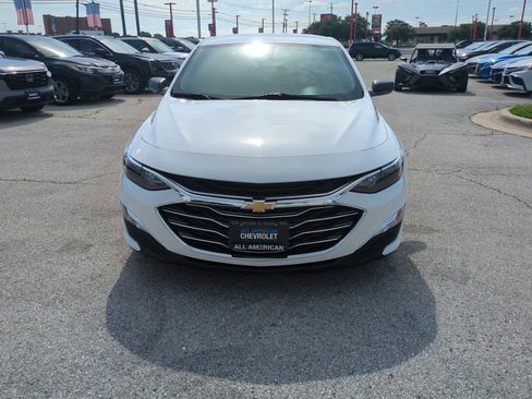 Used 2022 Chevrolet Malibu LS FWD image 3