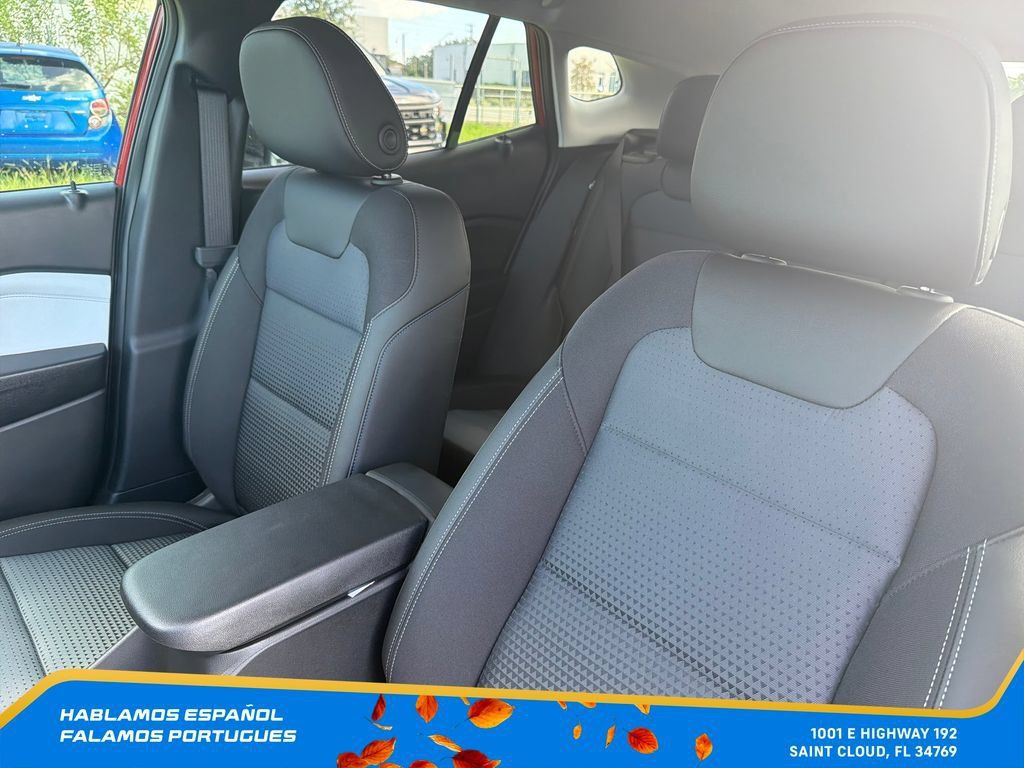 New 2026 Chevrolet Trax LT w/ Driver Confidence Package FWD image 24