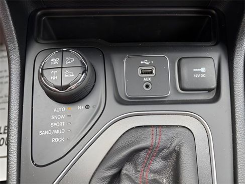 Used 2022 Jeep Cherokee Trailhawk w/ Trailer Tow Group image 14