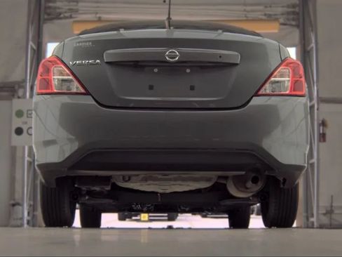 Used 2019 Nissan Versa S FWD image 11