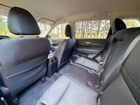 Used 2019 Nissan Rogue SV AWD/4WD image 14
