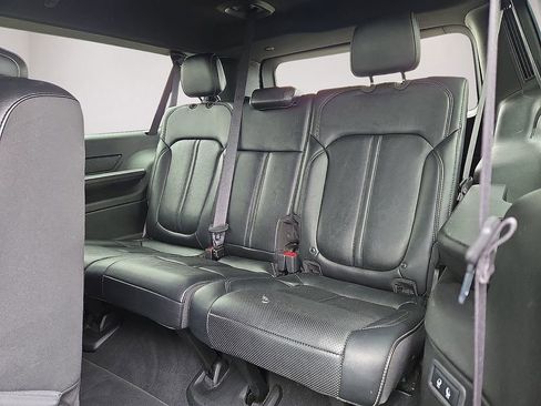 Used 2024 Jeep Wagoneer L Series II RWD image 14