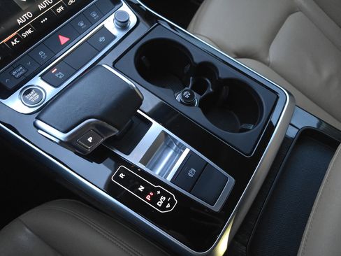 Used 2022 Audi Q7 2.0T Premium w/ Convenience Package image 24