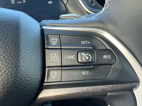 Used 2024 Jeep Grand Cherokee L Limited w/ Black Appearance Package image 25