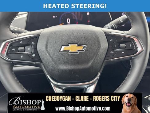 Used 2025 Chevrolet Trax LT w/ LT Convenience Package FWD image 13