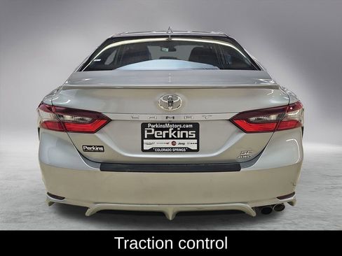 Used 2024 Toyota Camry SE image 5