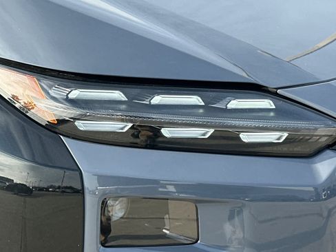 New 2026 Subaru Solterra AWD/4WD image 31
