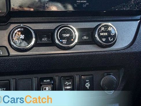 Used 2018 Toyota Tacoma TRD Off-Road image 41