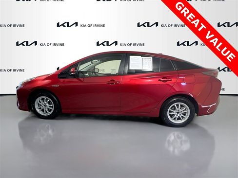 Used 2017 Toyota Prius Two w/ Carpet Mat Package image 4