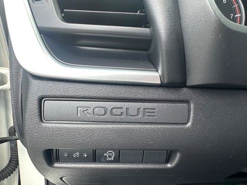 Used 2023 Nissan Rogue S AWD/4WD image 16