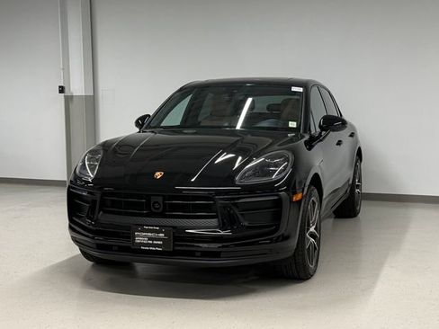 Certified 2026 Porsche Macan AWD/4WD image 1