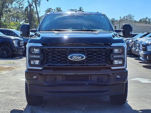 Used 2023 Ford F250 XLT w/ XLT Premium Package image 2