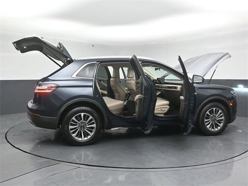 Certified 2023 Lincoln Nautilus Reserve image 51