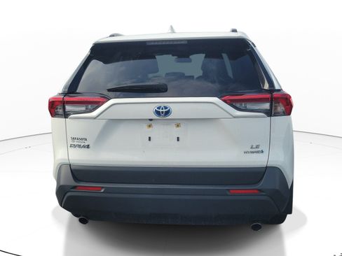Used 2024 Toyota RAV4 LE AWD/4WD image 8