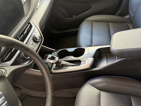 Used 2025 Buick Envista Sport Touring image 41