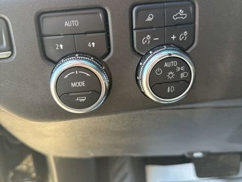 Used 2025 GMC Sierra 1500 SLT AWD/4WD image 17